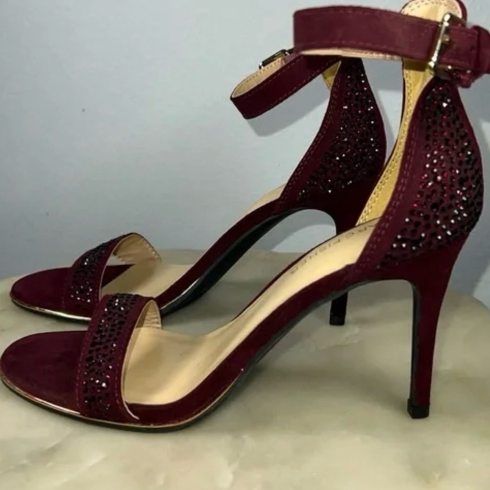 Marc Fisher Maroon Burgundy Suede Rhinestone  Strappy Heels Sandals NWT sz 10